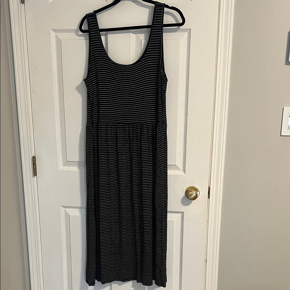 GAP Black and White Striped Sleeveless Midi Dress